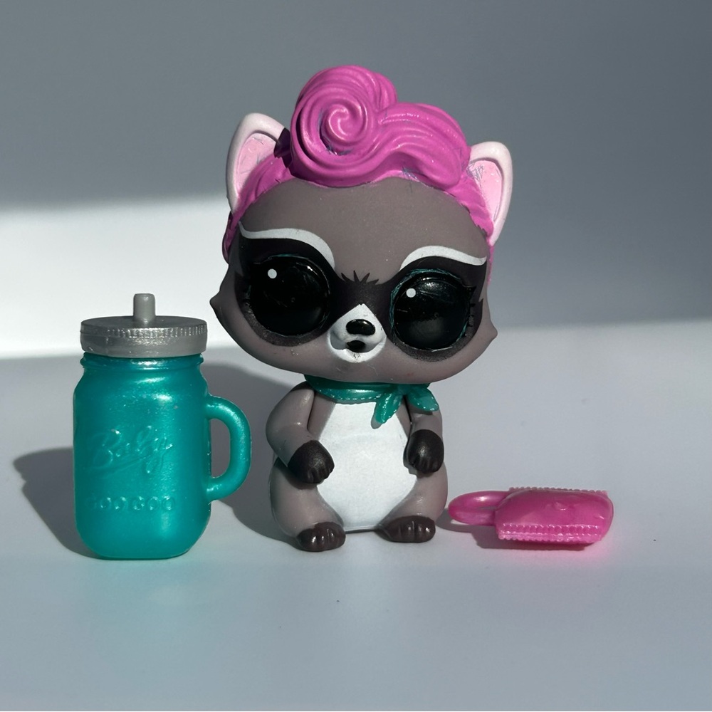 LOL Surprise Raccoon Pet Doll Pink Hair Teal Scarf With Bottle and purse
